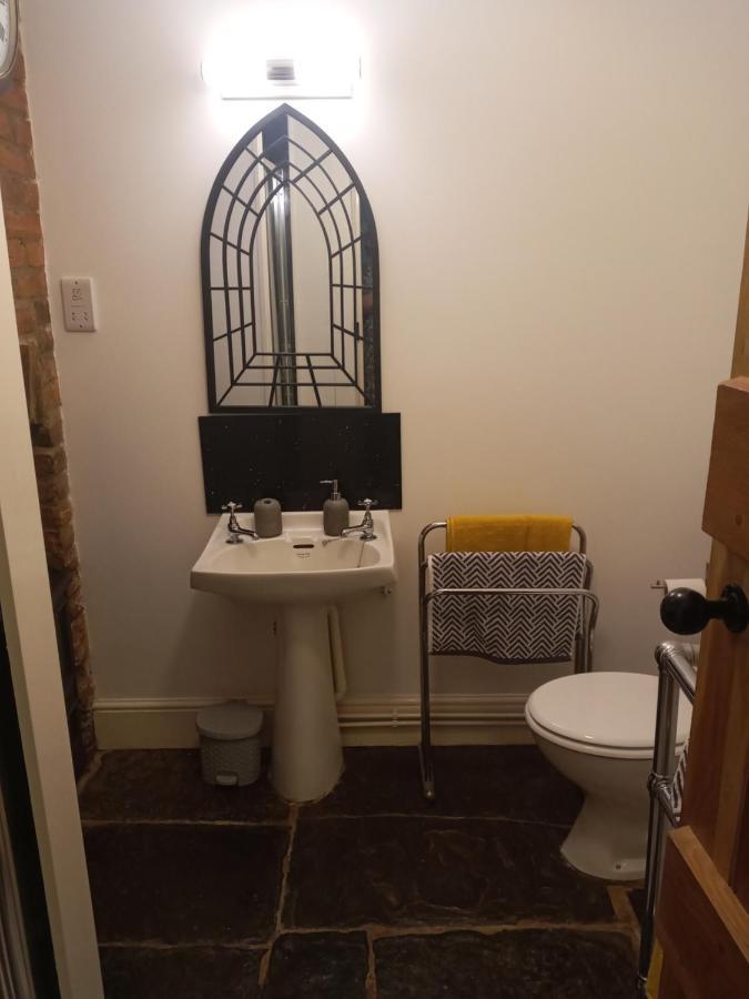 Delighful Self Catering In The Heart Of Гластонбері Екстер'єр фото